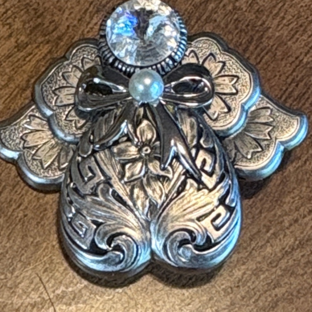 Elegant Silver Jane Davis Angel pearl brooch pin